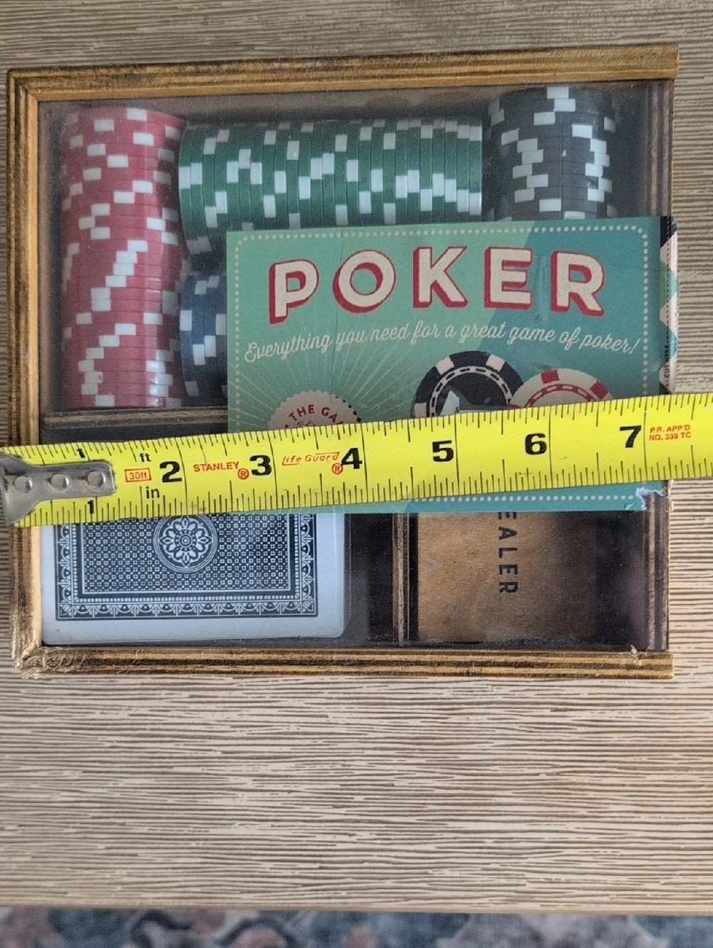 Vintage-Style Poker Set with Red, Green & Black Chips In Wood Box - Picture 6 of 6